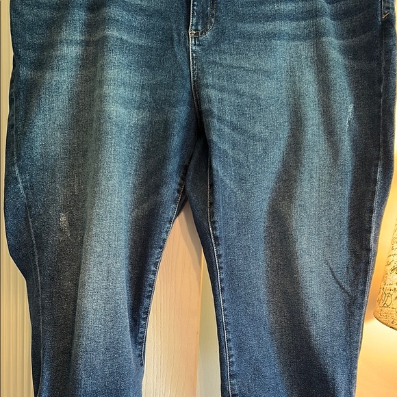 Kut from the Kloth Ankle Straight Leg Jeans (20W) - Picture 3 of 12
